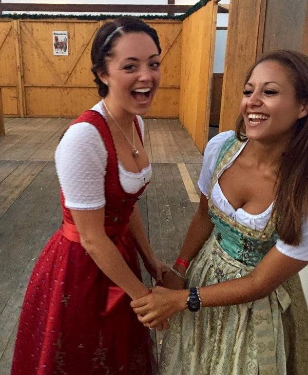 24P Sexy Dirndl Girls 397