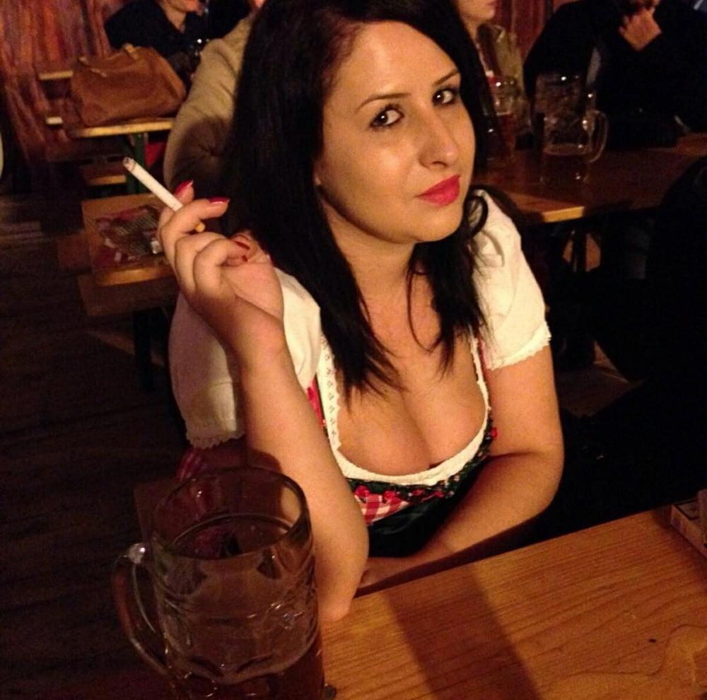24P Sexy Dirndl Girls 397