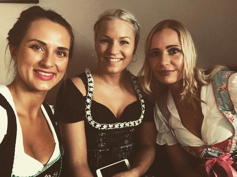 24P Sexy Dirndl Girls 397