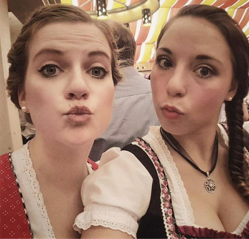 24P Sexy Dirndl Girls 397