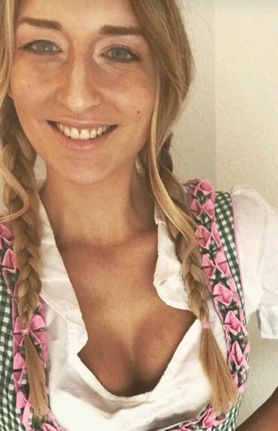 24P Sexy Dirndl Girls 397