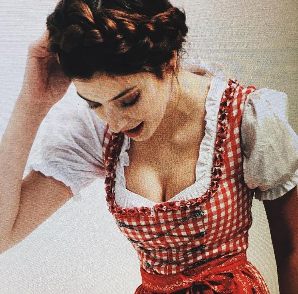 25P Sexy Dirndl Girls 396