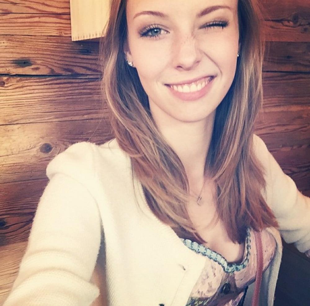 25P Sexy Dirndl Girls 396
