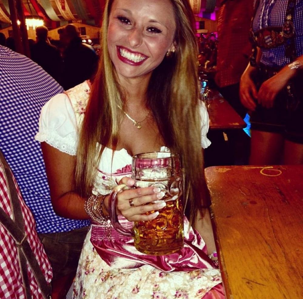 25P Sexy Dirndl Girls 396