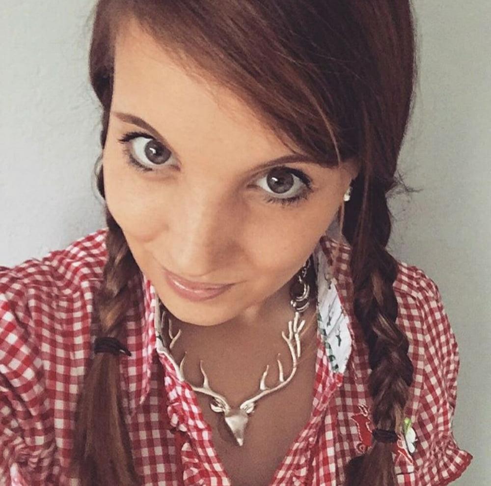 25P Sexy Dirndl Girls 396