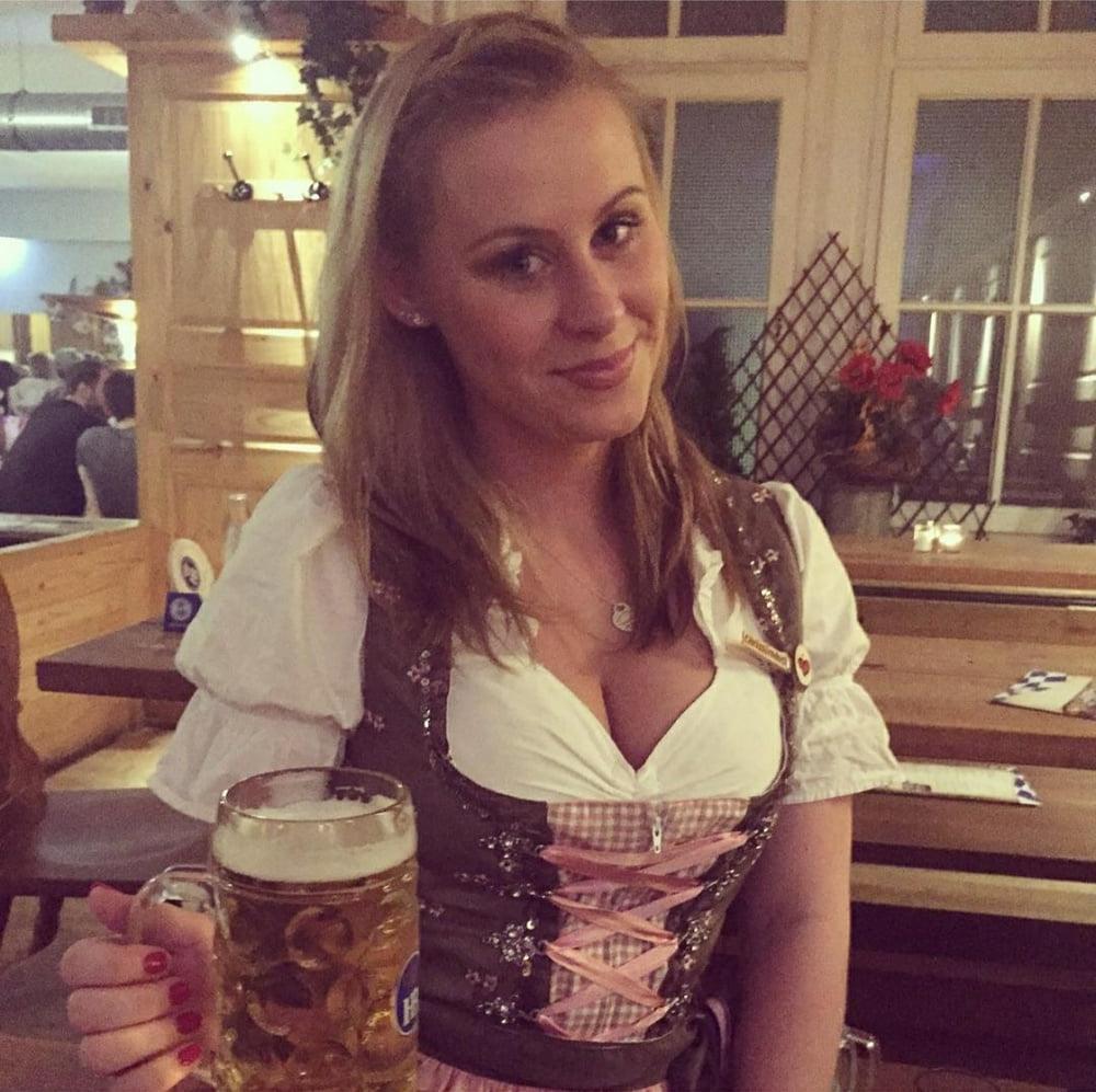 25P Sexy Dirndl Girls 396