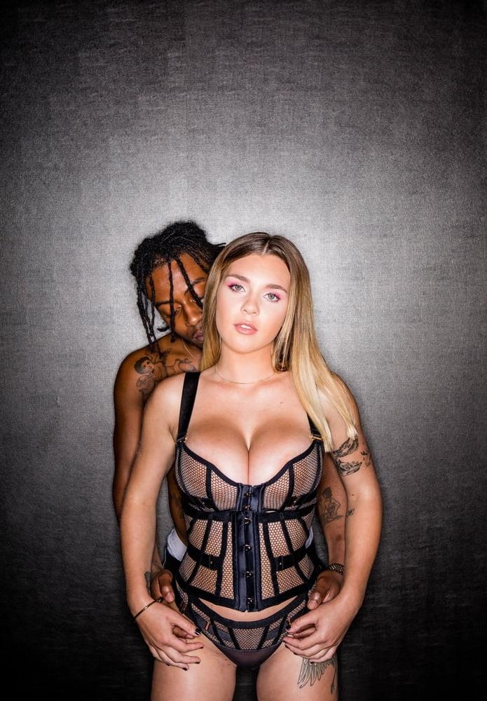 25P Gabbie Carter - Monstercock - Facial