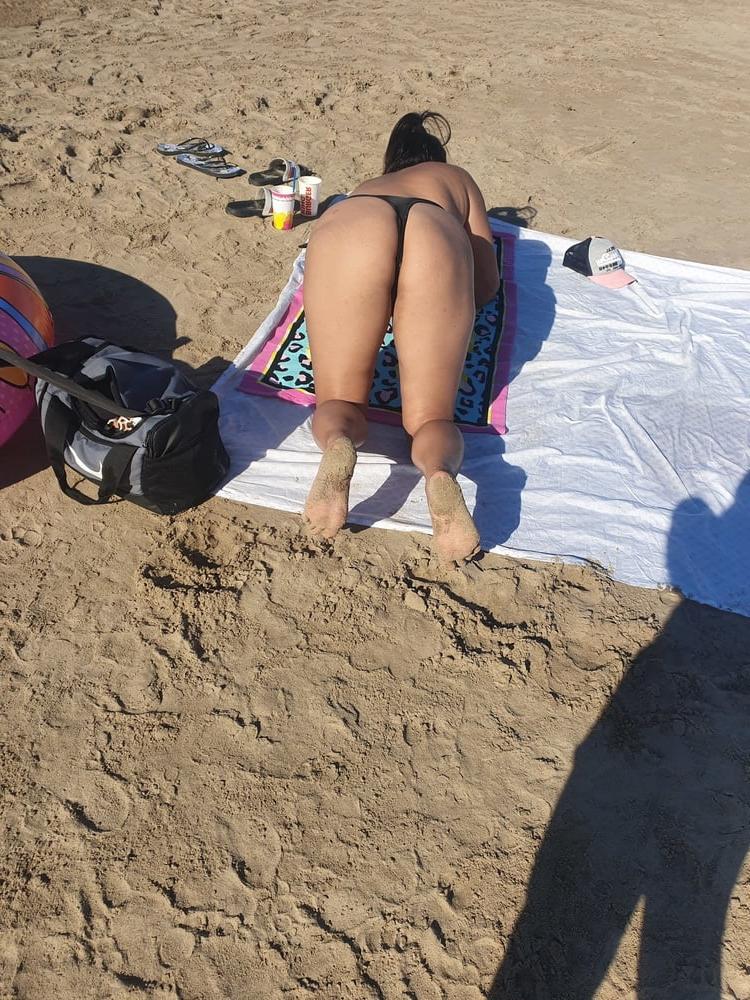 23P Girls from beach