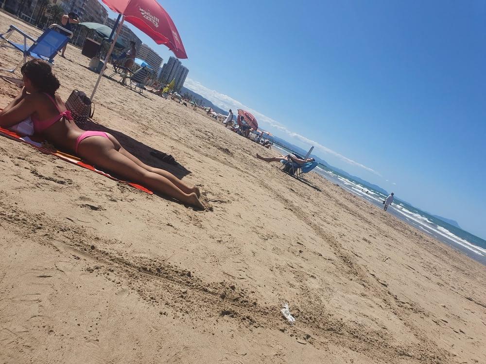 23P Girls from beach