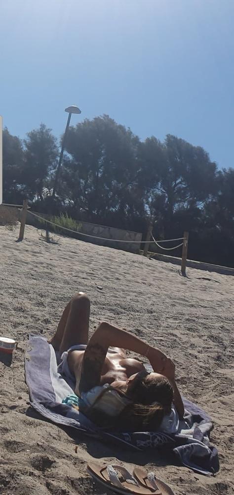 23P Girls from beach