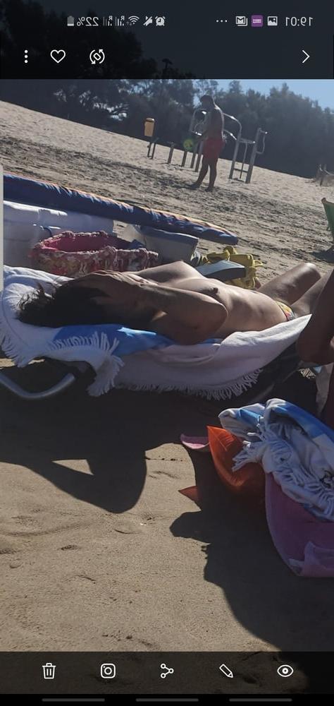 23P Girls from beach