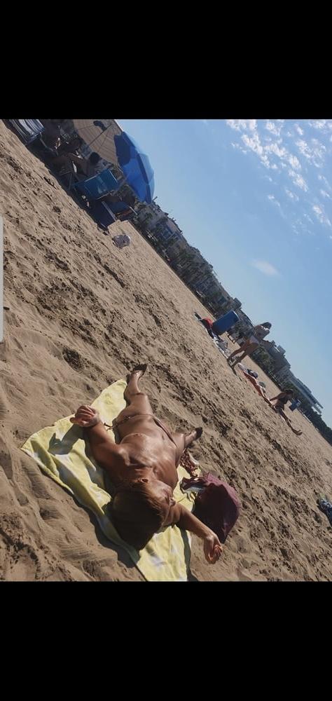 23P Girls from beach