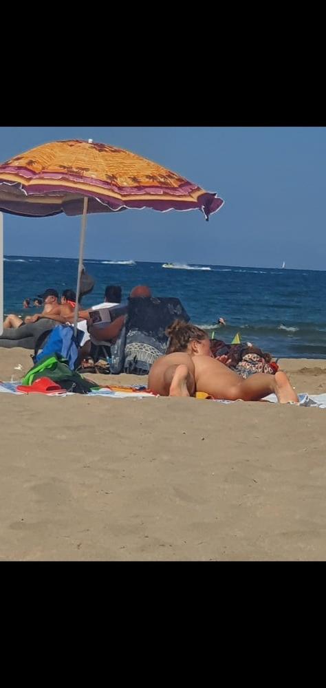 23P Girls from beach