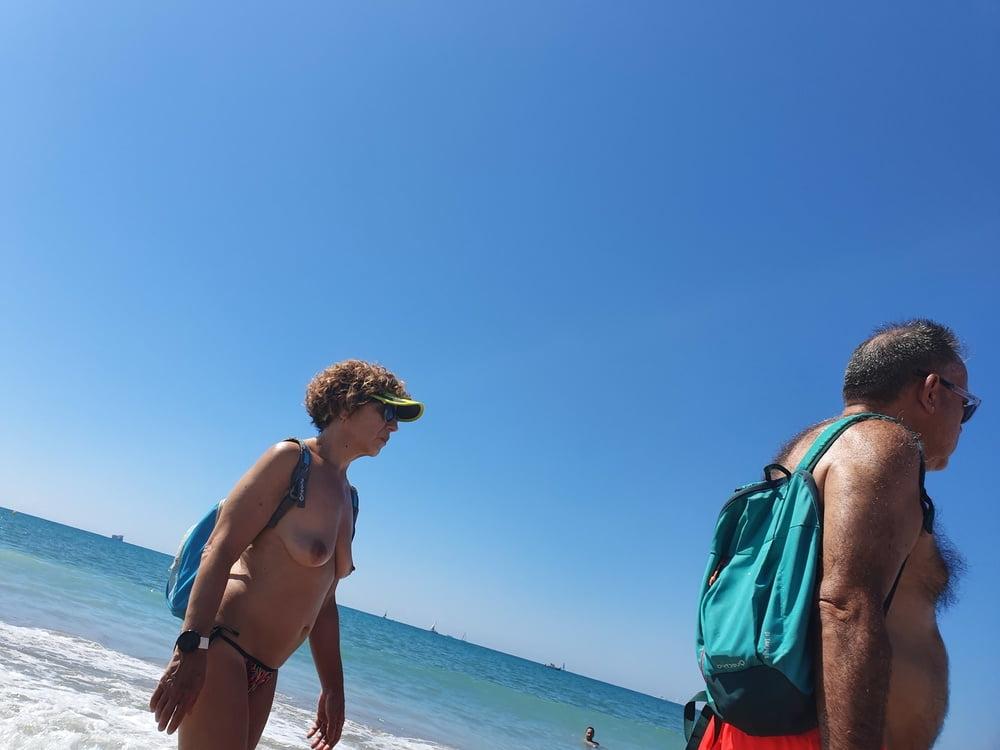23P Girls from beach