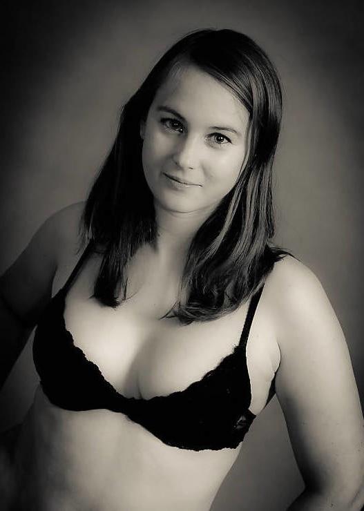 11P Sexy Brunette GF Bra and Boobs