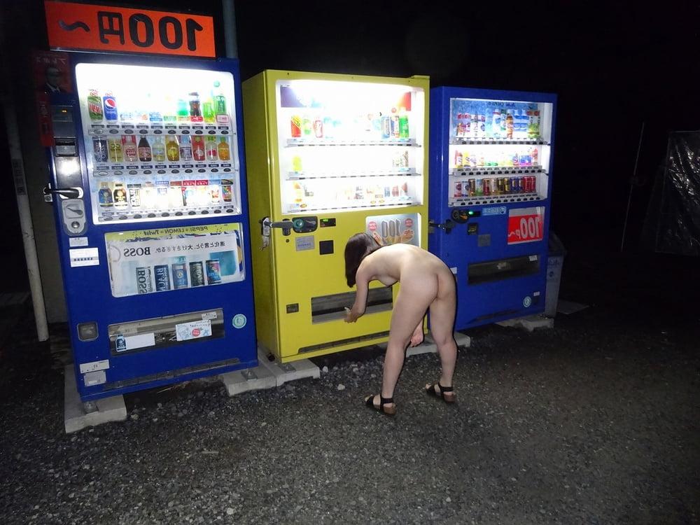 25P japanese girl(ie) outdoor 1