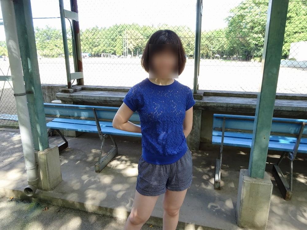 25P japanese girl(ie) outdoor 1