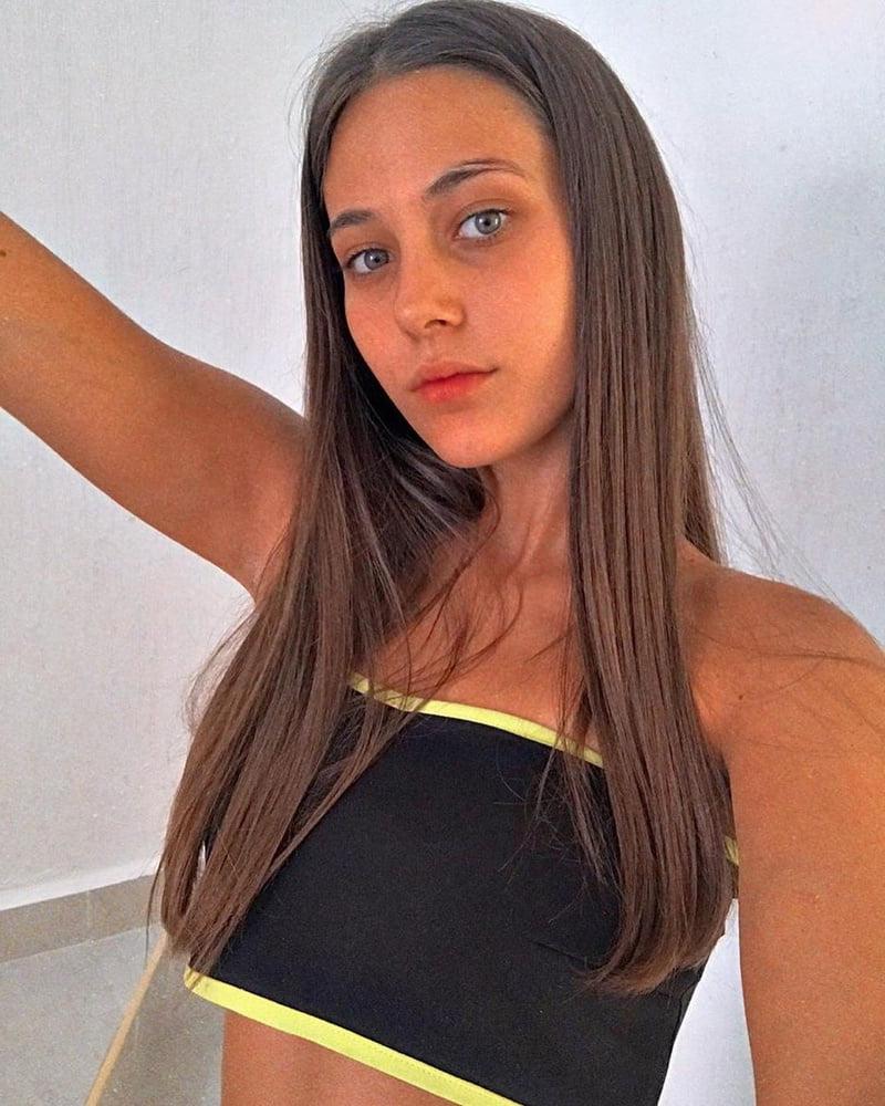 25P Ely - Pendeja perfecta, hermosa teen