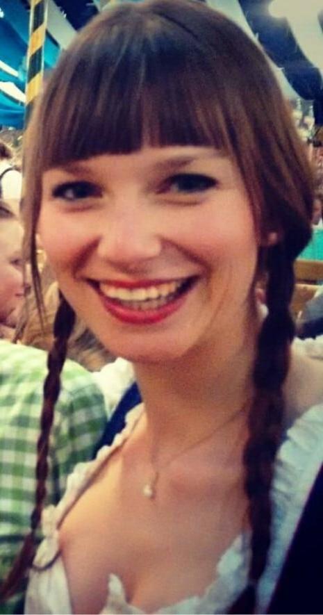 25P Sexy Dirndl Girls 395
