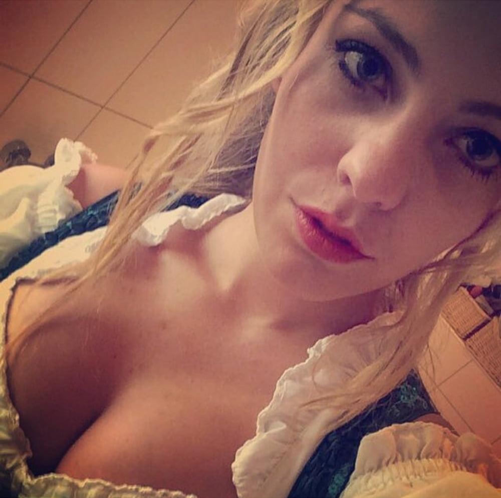 25P Sexy Dirndl Girls 395