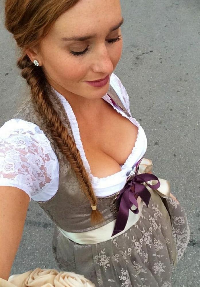 25P Sexy Dirndl Girls 395