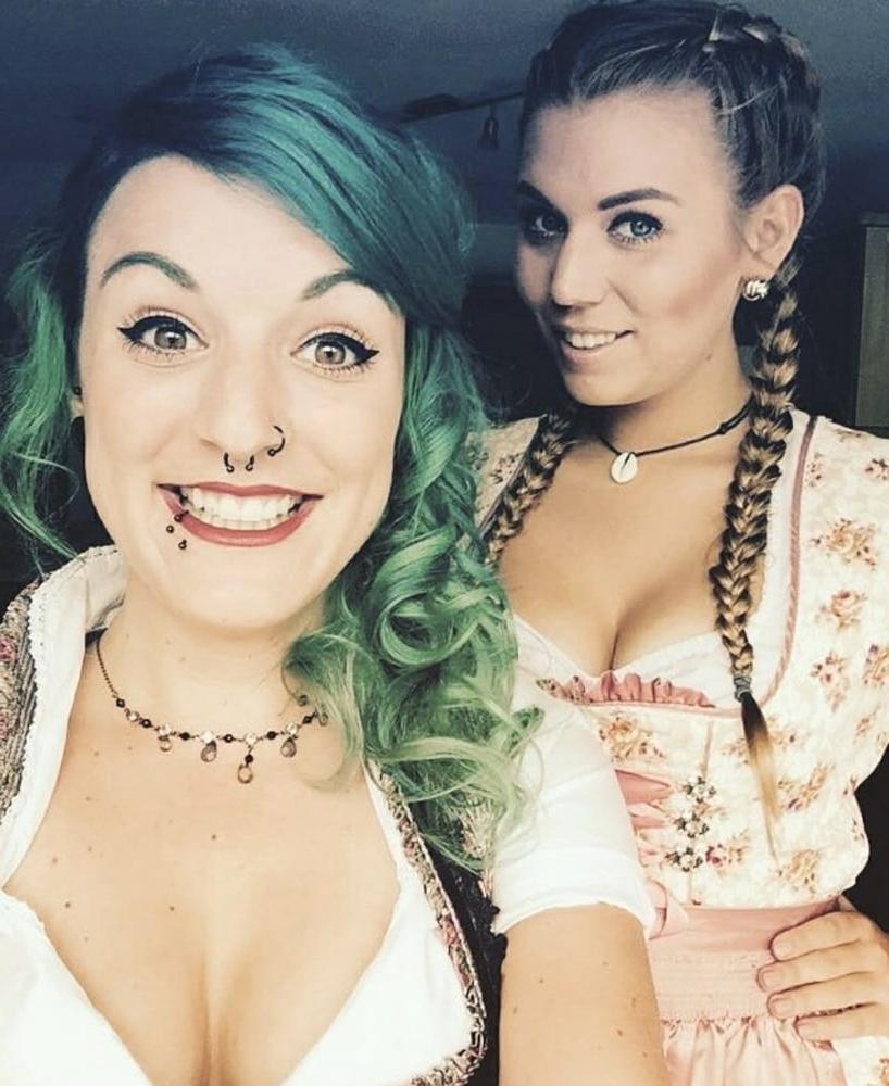 25P Sexy Dirndl Girls 395