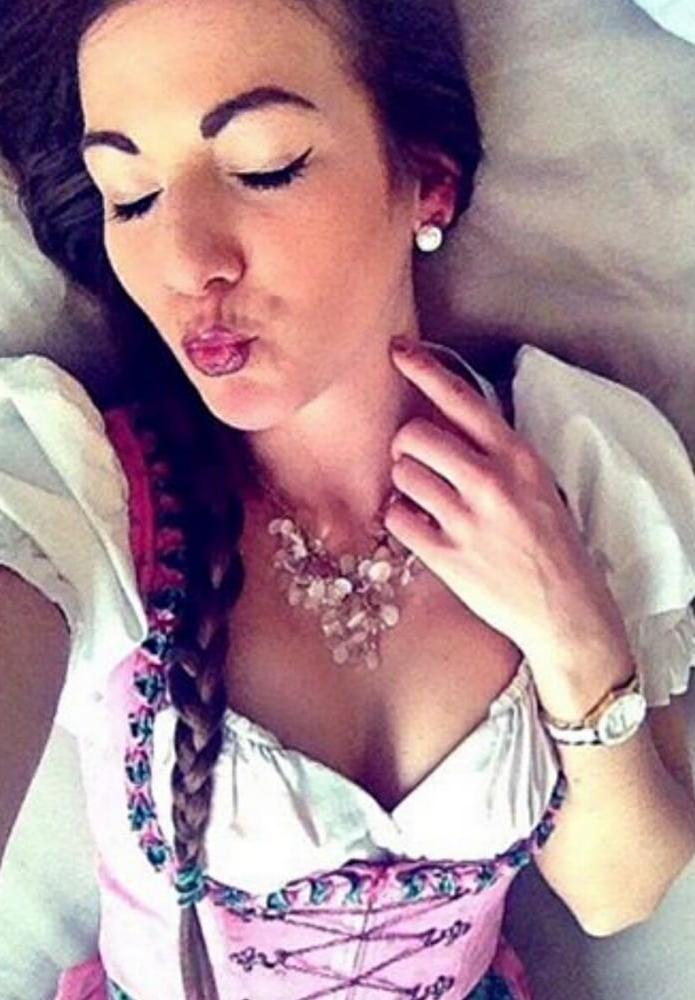 25P Sexy Dirndl Girls 395