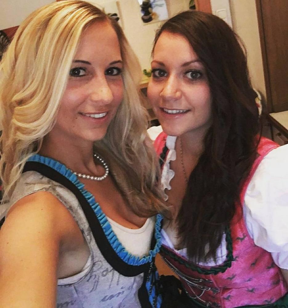 25P Sexy Dirndl Girls 395
