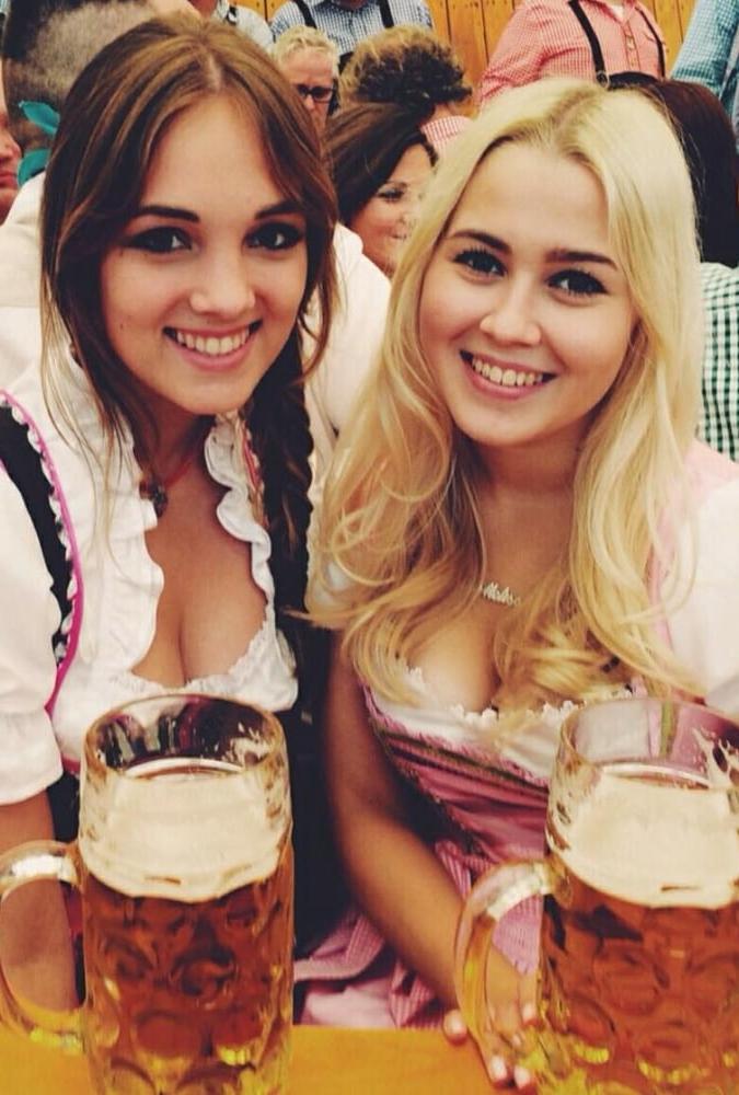 25P Sexy Dirndl Girls 395