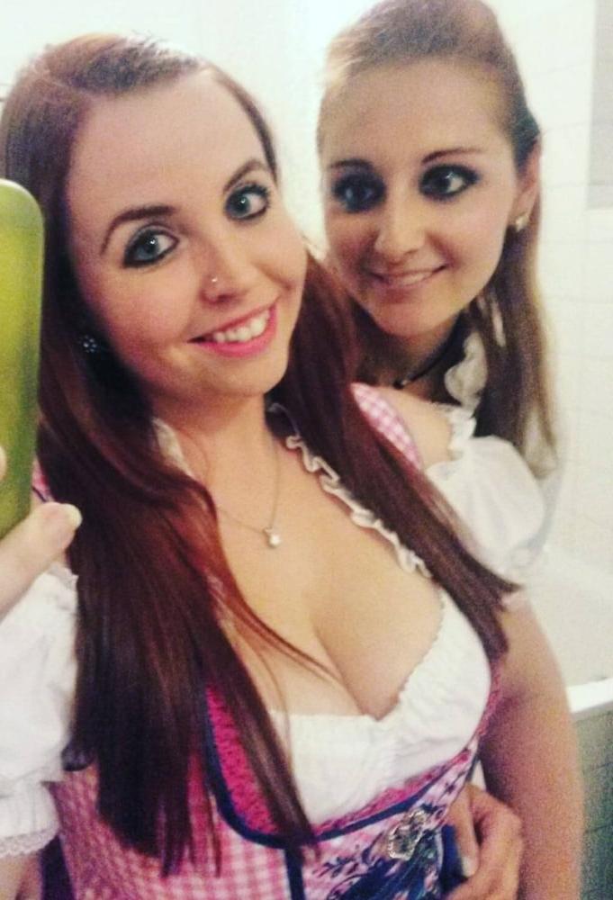 25P Sexy Dirndl Girls 395
