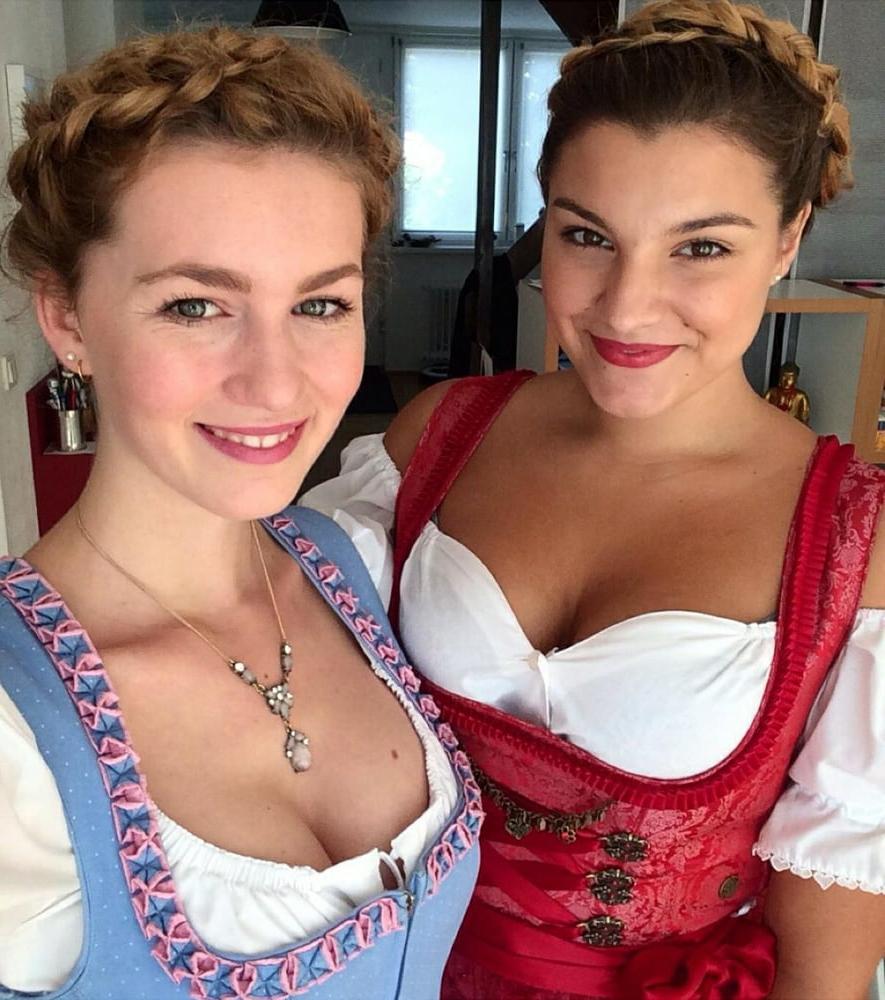 25P Sexy Dirndl Girls 395