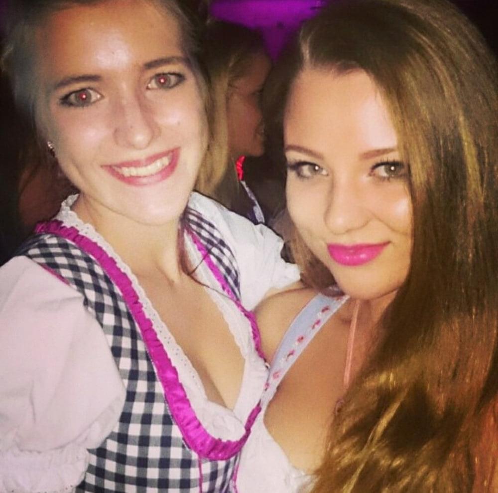 25P Sexy Dirndl Girls 395