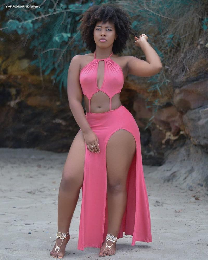 21P Sexy Thick Black Women