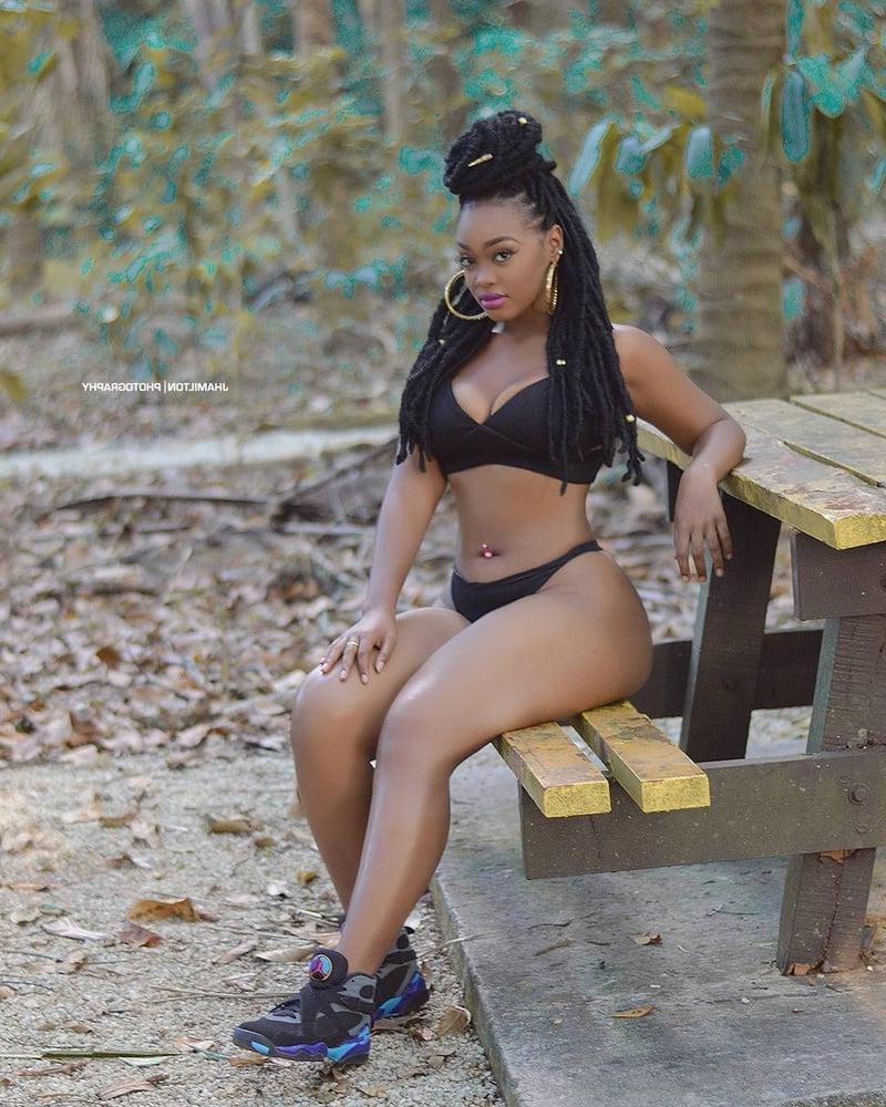 21P Sexy Thick Black Women