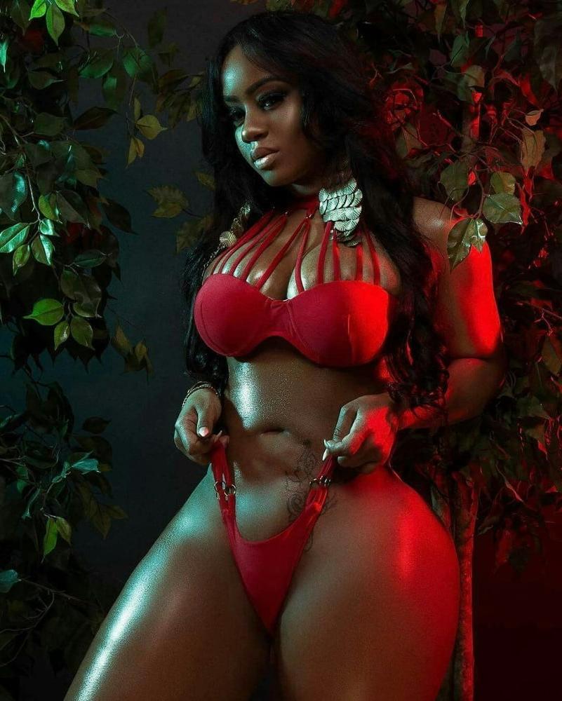 21P Sexy Thick Black Women