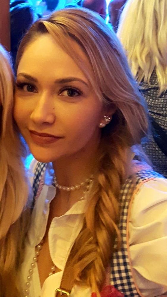 15P Sexy Dirndl Girls 394