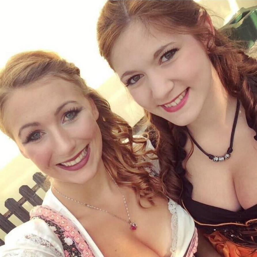15P Sexy Dirndl Girls 394