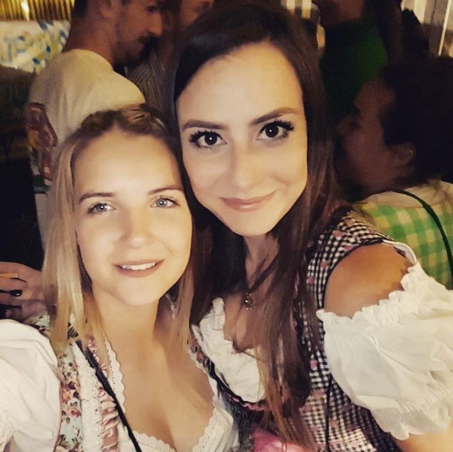 15P Sexy Dirndl Girls 394