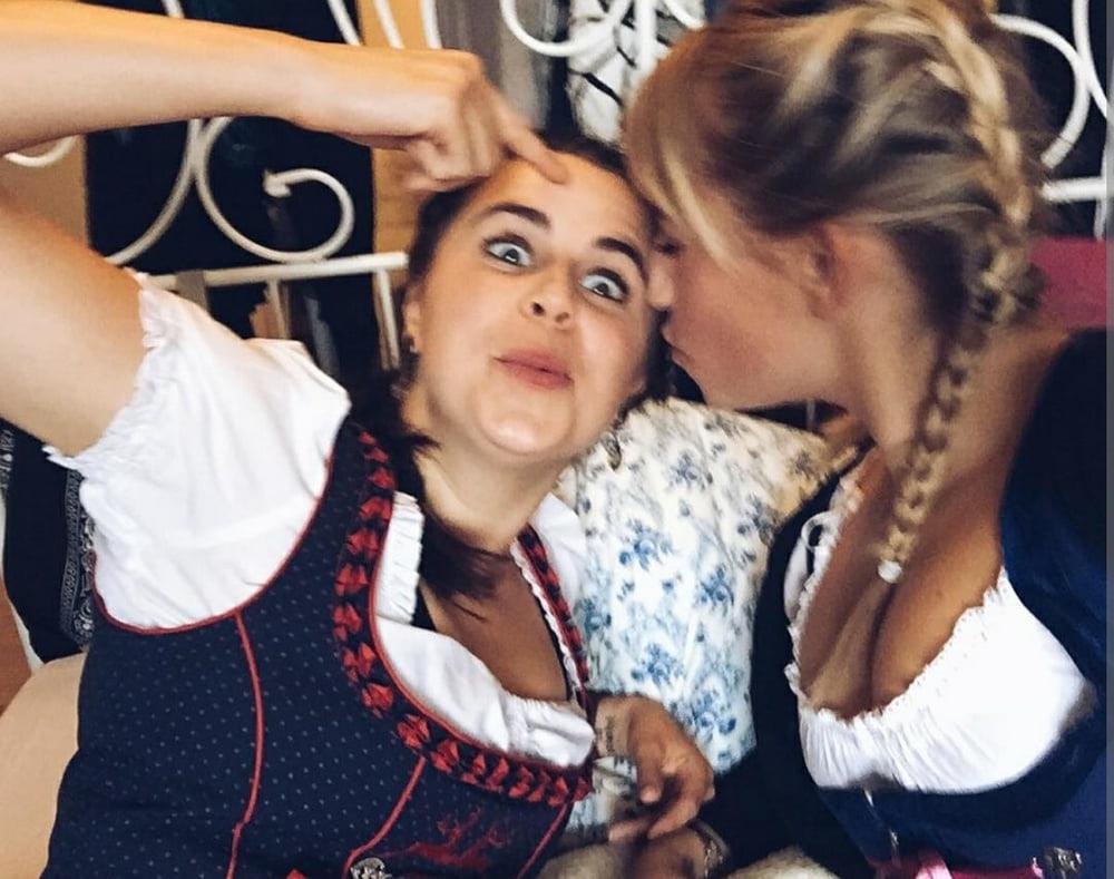 20P Sexy Dirndl Girls 393