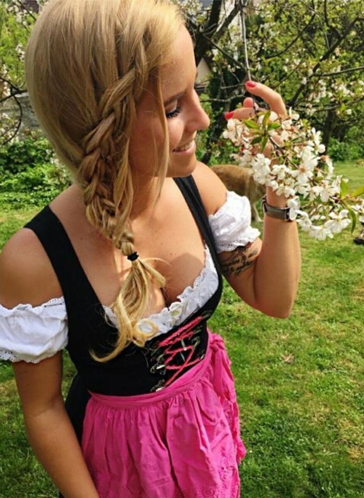 20P Sexy Dirndl Girls 393