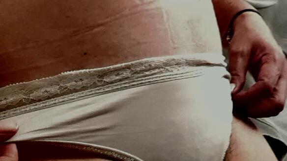 25P My wife's current hairy cunt ... July 2020