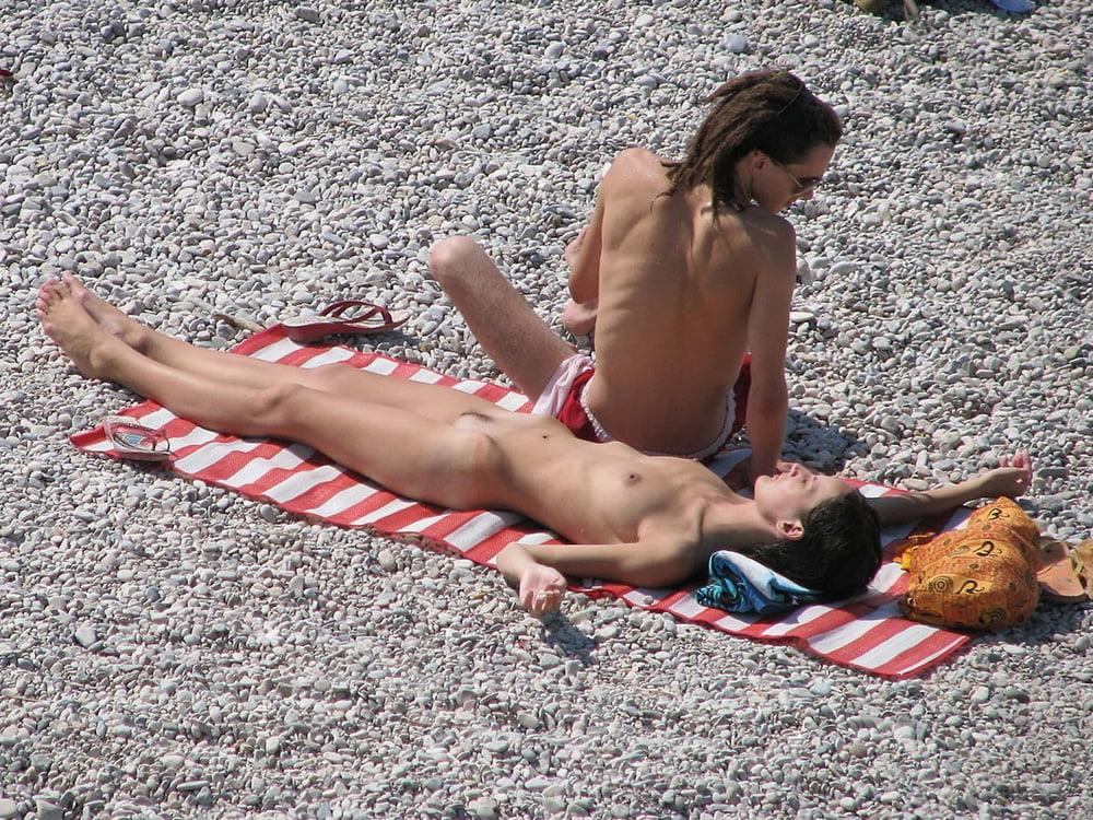 25P Girls on the Beach 223