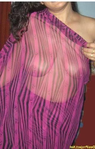 25P Desi NRI Bhabhi Hairy Big pussy