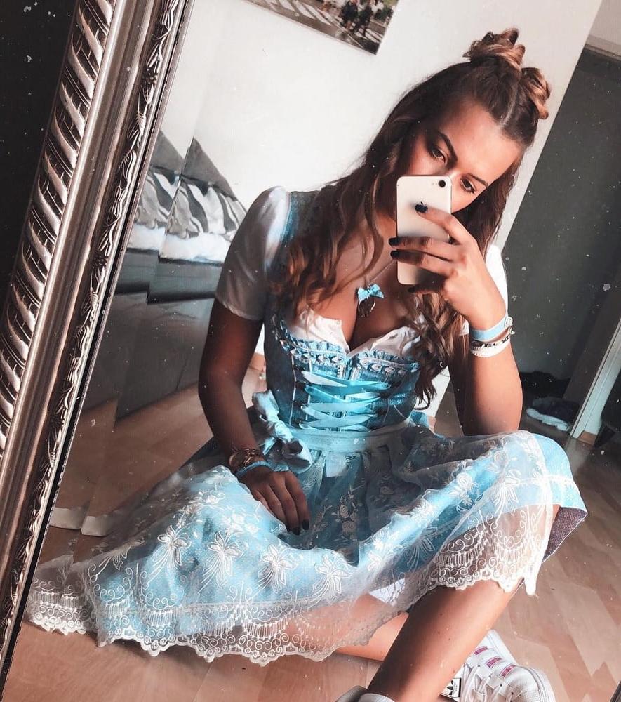 15P Sexy Dirndl Girls 392
