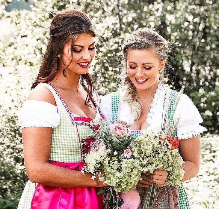 15P Sexy Dirndl Girls 392