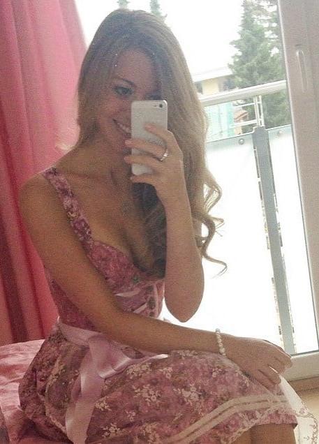 15P Sexy Dirndl Girls 391