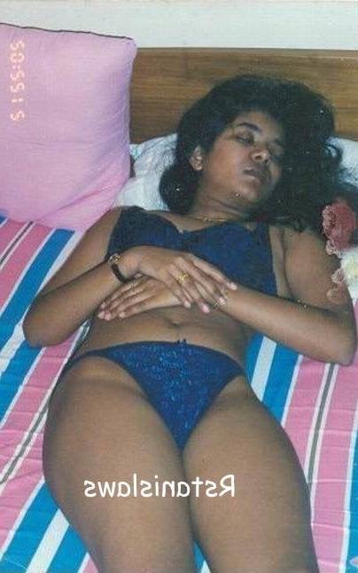19P Sri Lankan Girls Old Photos