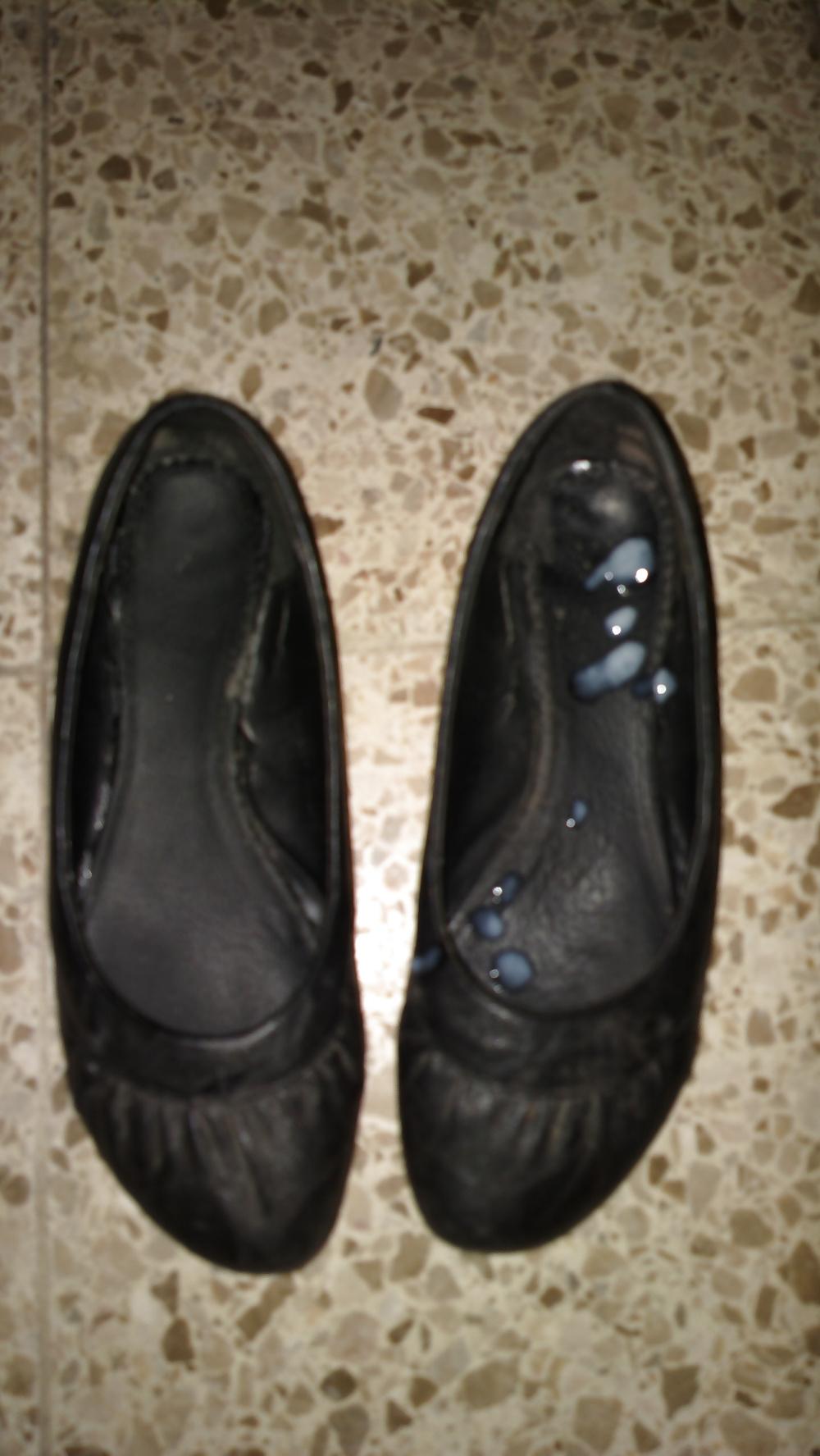 21P Cum on shoes of neighborhood nachbarschafts schuhe bespritzt