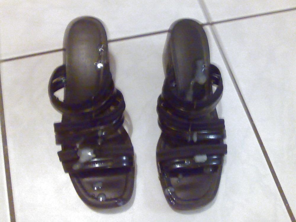 21P Cum on shoes of neighborhood nachbarschafts schuhe bespritzt