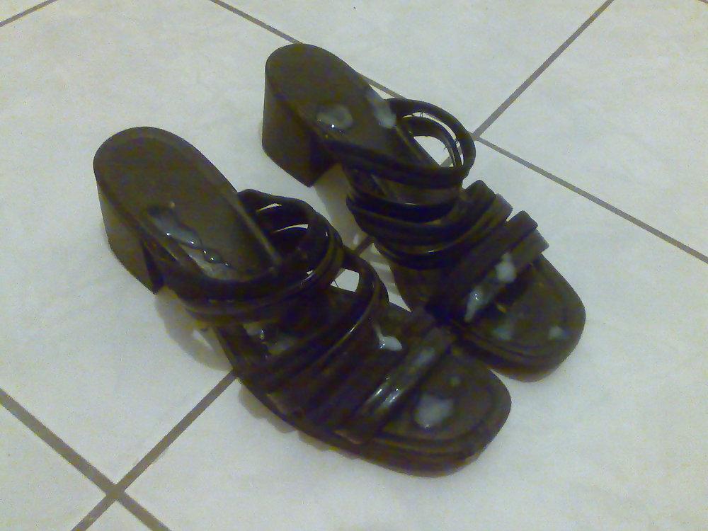 21P Cum on shoes of neighborhood nachbarschafts schuhe bespritzt